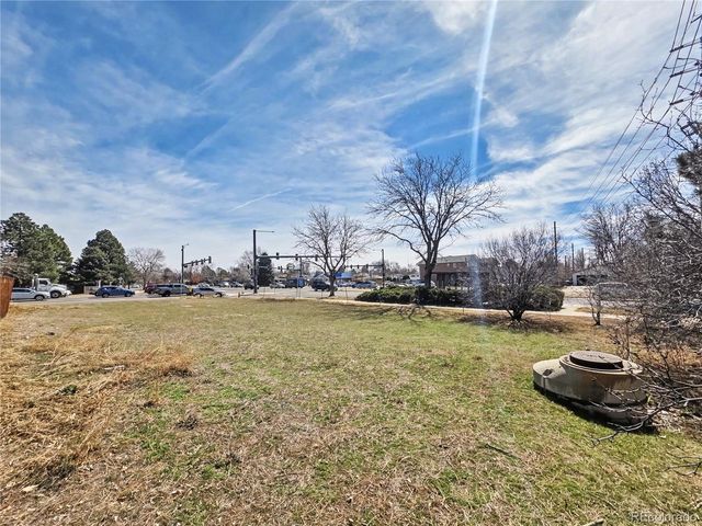 295 S Monaco Pkwy, Denver, CO 80224