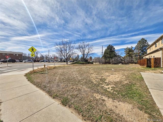 295 S Monaco Pkwy, Denver, CO 80224
