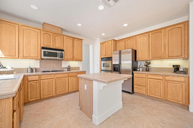 1956 Saint Patrick Way, Roseville, CA 95747
