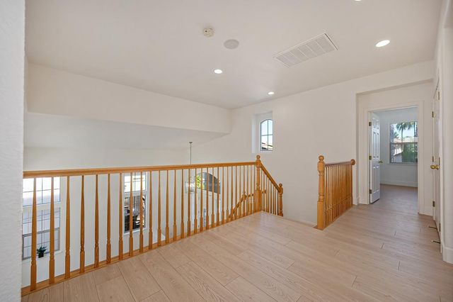1956 Saint Patrick Way, Roseville, CA 95747
