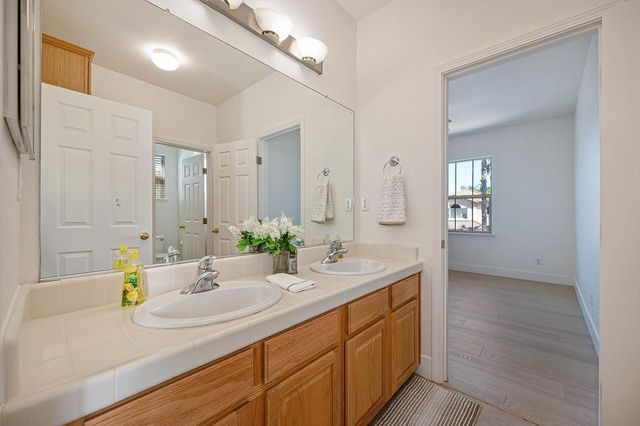 1956 Saint Patrick Way, Roseville, CA 95747