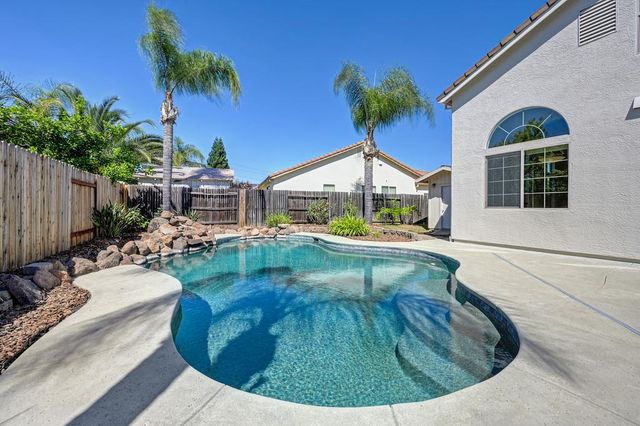 1956 Saint Patrick Way, Roseville, CA 95747