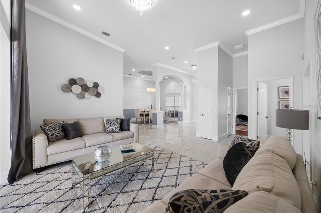 9801 COMPASS POINT WAY, Tampa, FL 33615
