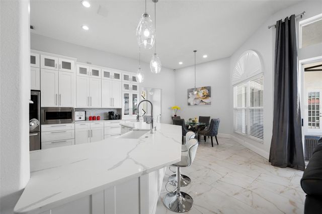 9801 COMPASS POINT WAY, Tampa, FL 33615
