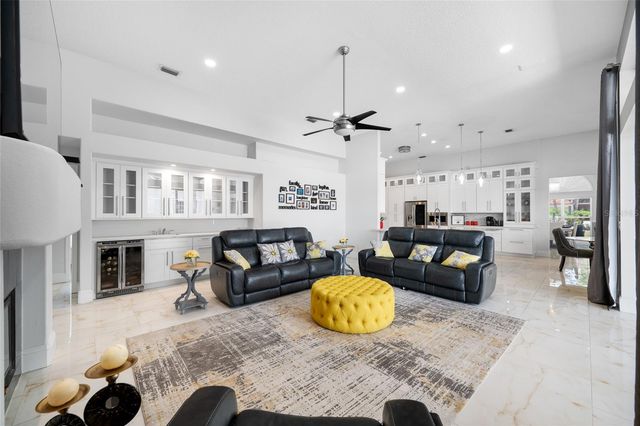 9801 COMPASS POINT WAY, Tampa, FL 33615