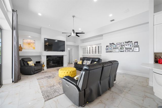 9801 COMPASS POINT WAY, Tampa, FL 33615