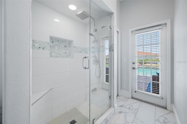 9801 COMPASS POINT WAY, Tampa, FL 33615