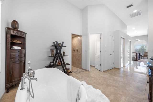 9801 COMPASS POINT WAY, Tampa, FL 33615