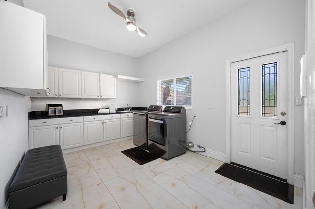 9801 COMPASS POINT WAY, Tampa, FL 33615