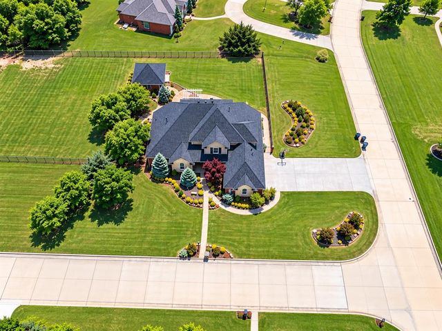 4000 Newburg Drive, Choctaw, OK 73020