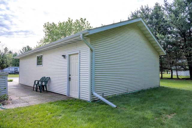 2145 Wigwam Street, Friendship, WI 53934