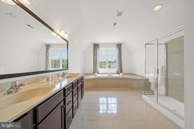 1427 OLMSTED DR, Bear, DE 19701