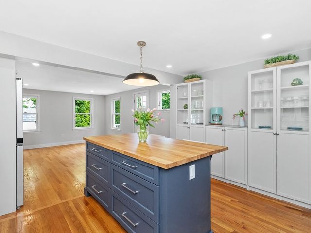 22 Grove Road, Waltham, MA 02451