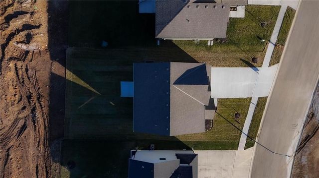 19606 W 195th Place, Spring Hill, KS 66083