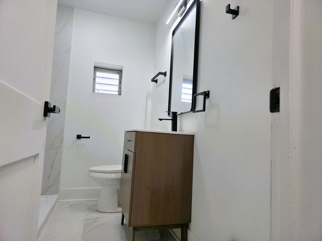 10055 S Oglesby Avenue, Chicago, IL 60617
