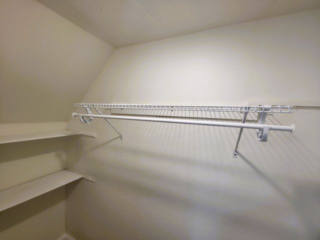 10055 S Oglesby Avenue, Chicago, IL 60617