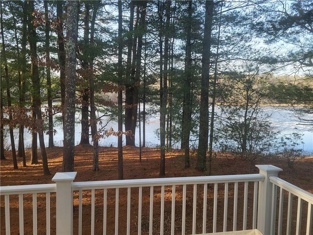 18 Riverview Drive, Richmond, RI 02894