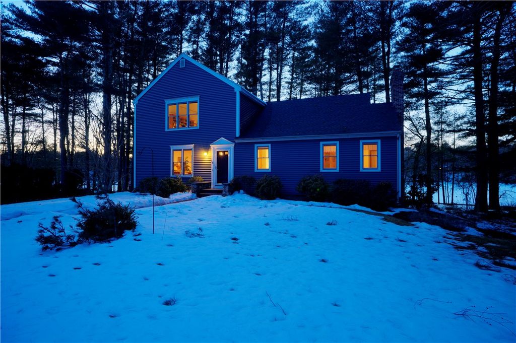 18 Riverview Drive, Richmond, RI 02894