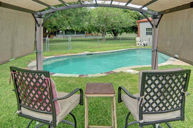 4189 FM 2946, Emory, TX 75440