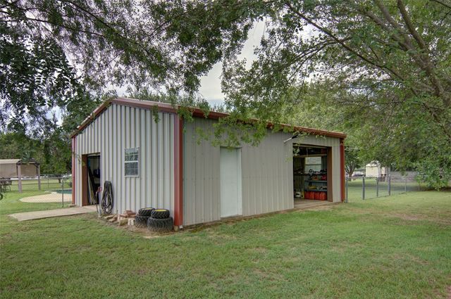 4189 FM 2946, Emory, TX 75440