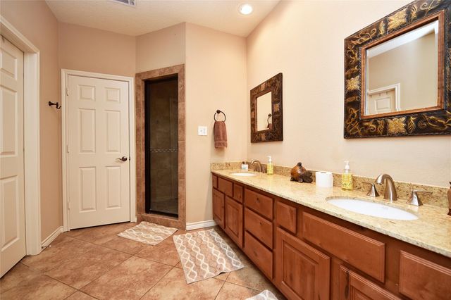 1617 County Road 244a, Brazoria, TX 77422