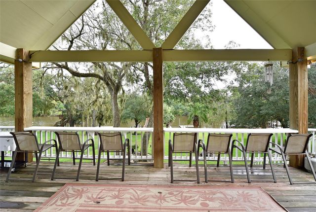 1617 County Road 244a, Brazoria, TX 77422