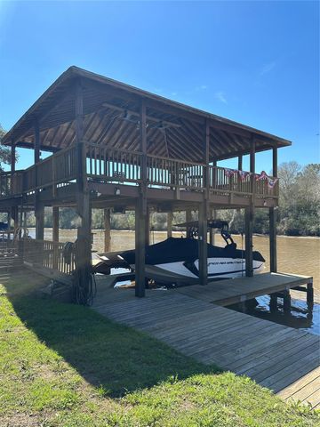 1617 County Road 244a, Brazoria, TX 77422