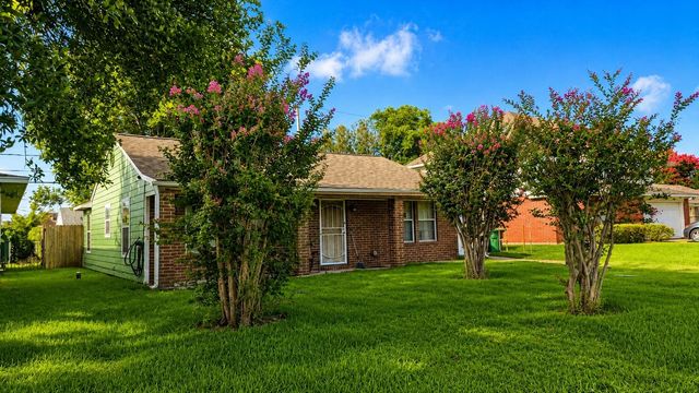 7622 Azalea Street, Houston, TX 77023