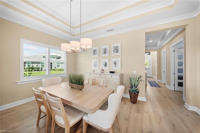 8924 Yucatan CT, Naples, FL 34112