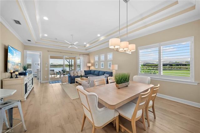 8924 Yucatan CT, Naples, FL 34112