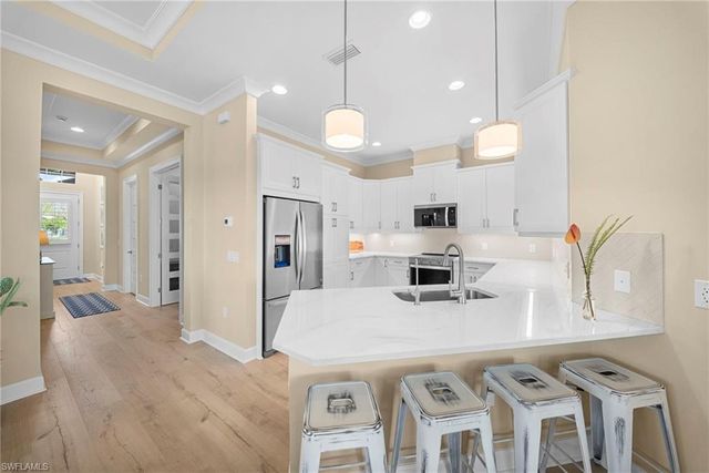 8924 Yucatan CT, Naples, FL 34112