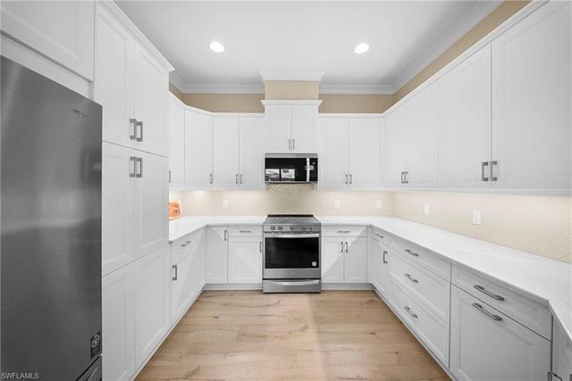 8924 Yucatan CT, Naples, FL 34112