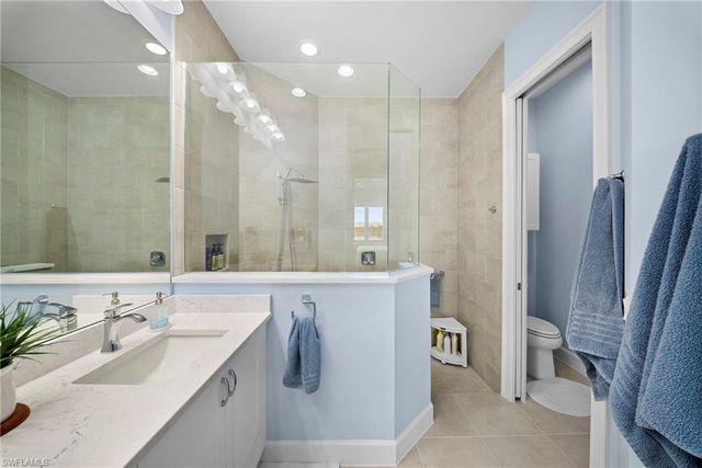 8924 Yucatan CT, Naples, FL 34112