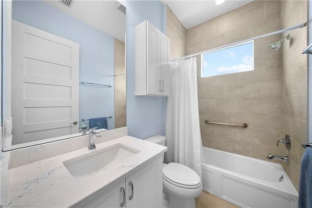 8924 Yucatan CT, Naples, FL 34112