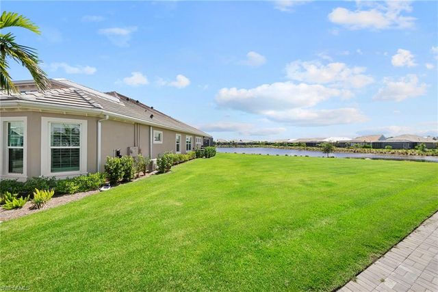 8924 Yucatan CT, Naples, FL 34112