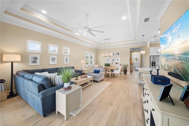 8924 Yucatan CT, Naples, FL 34112