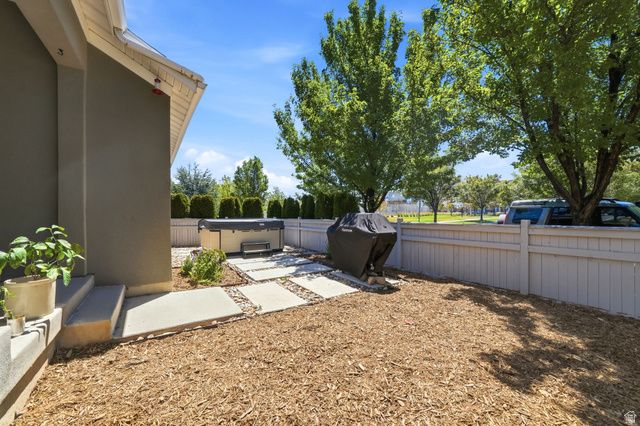 4706 W OYSTER SHELL RD, South Jordan, UT 84009