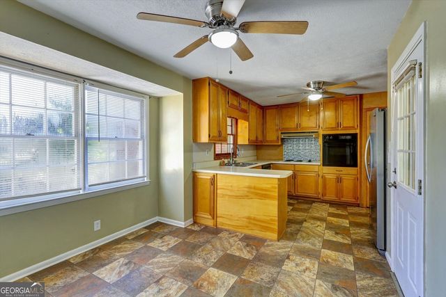 1266 Hickory Drive SW, Lilburn, GA 30047