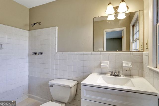 1266 Hickory Drive SW, Lilburn, GA 30047