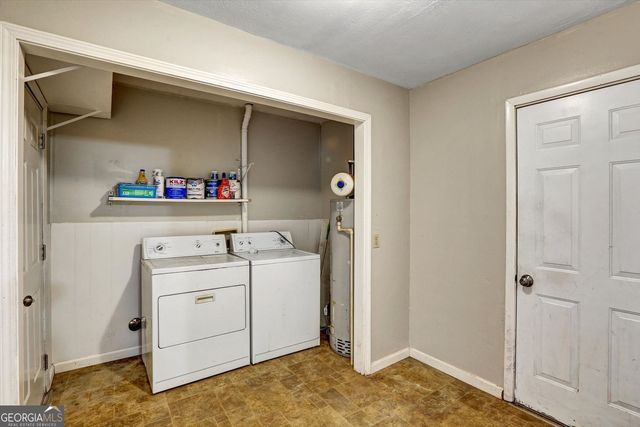 1266 Hickory Drive SW, Lilburn, GA 30047