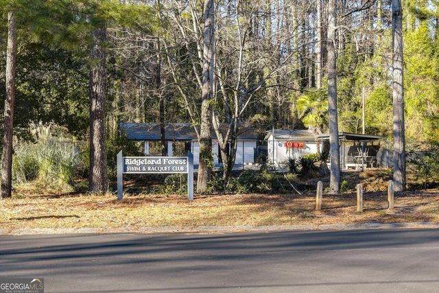 1266 Hickory Drive SW, Lilburn, GA 30047