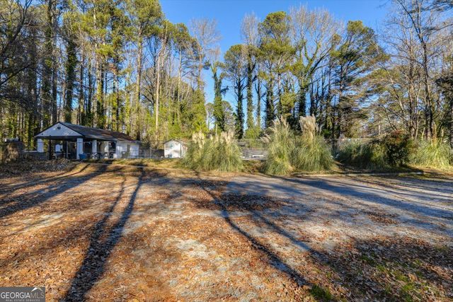 1266 Hickory Drive SW, Lilburn, GA 30047