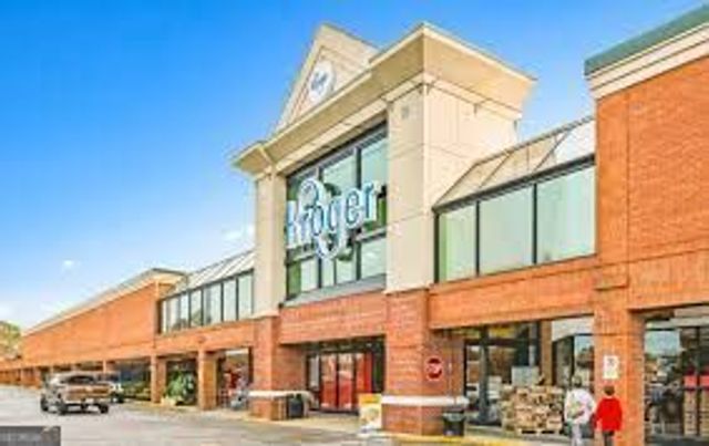 1266 Hickory Drive SW, Lilburn, GA 30047