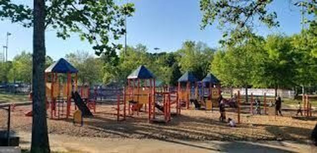 1266 Hickory Drive SW, Lilburn, GA 30047