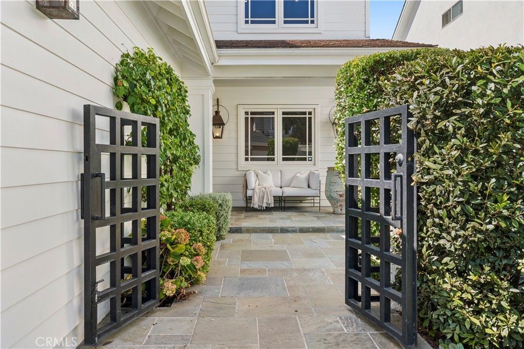 2541 Point Del Mar, Corona Del Mar, CA 92625 — photo 2