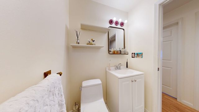 10 Saco St 6, Boston, MA 02122