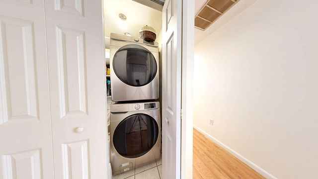 10 Saco St 6, Boston, MA 02122