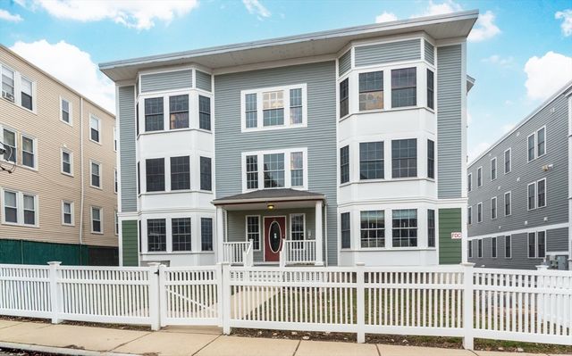 10 Saco St 6, Boston, MA 02122