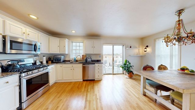 10 Saco St 6, Boston, MA 02122