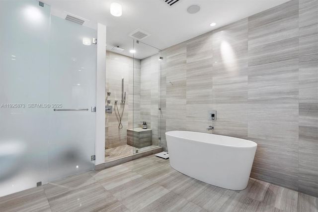 3250 NE 188th St 608, Aventura, FL 33180